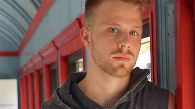 Hunter Hill Net Worth 2024, Age, Height, Bio, Birthday, Wiki!