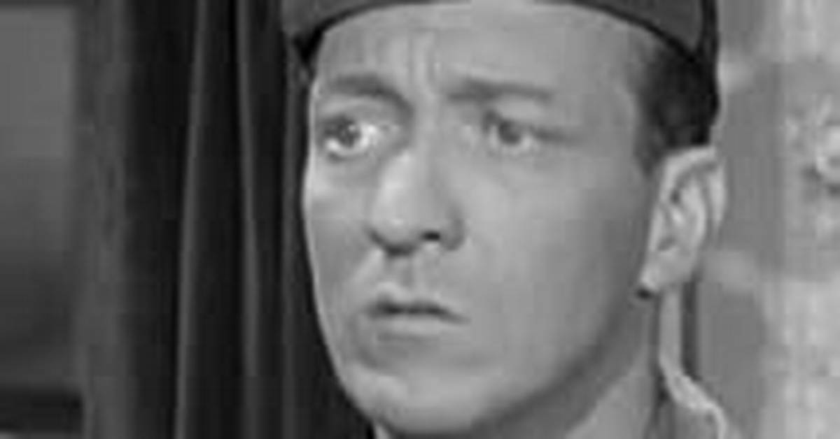 Huntz Hall - Net Worth, Age, Height, Birthday, Bio, Wiki!