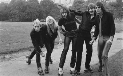 Ian Hill - Net Worth, Age, Height, Birthday, Bio, Wiki!