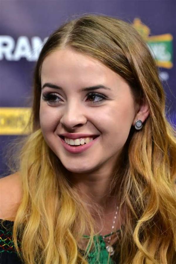 Ilinca Vandici - Net Worth, Age, Height, Birthday, Bio, Wiki!