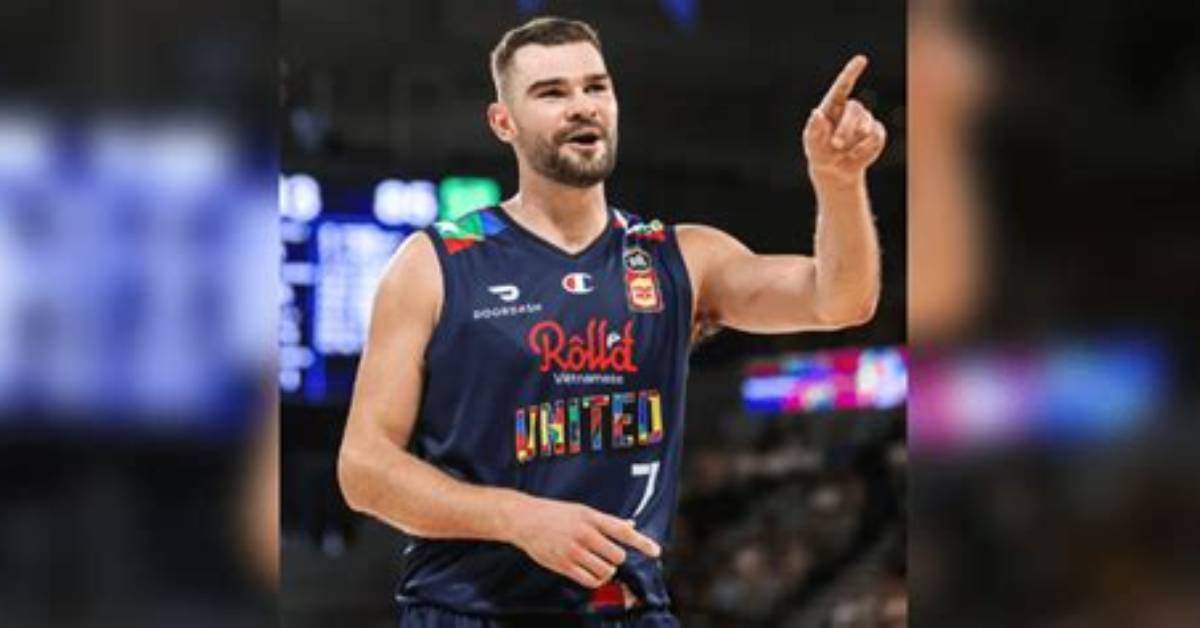 Isaac Humphries Net Worth, Age, Height, Bio, Birthday, Wiki!