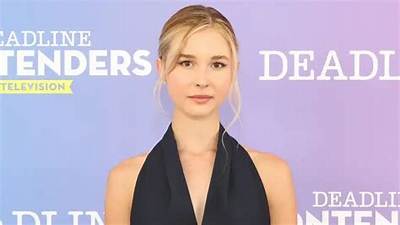 Isabel Madow Net Worth, Age, Height, Bio, Birthday, Wiki!