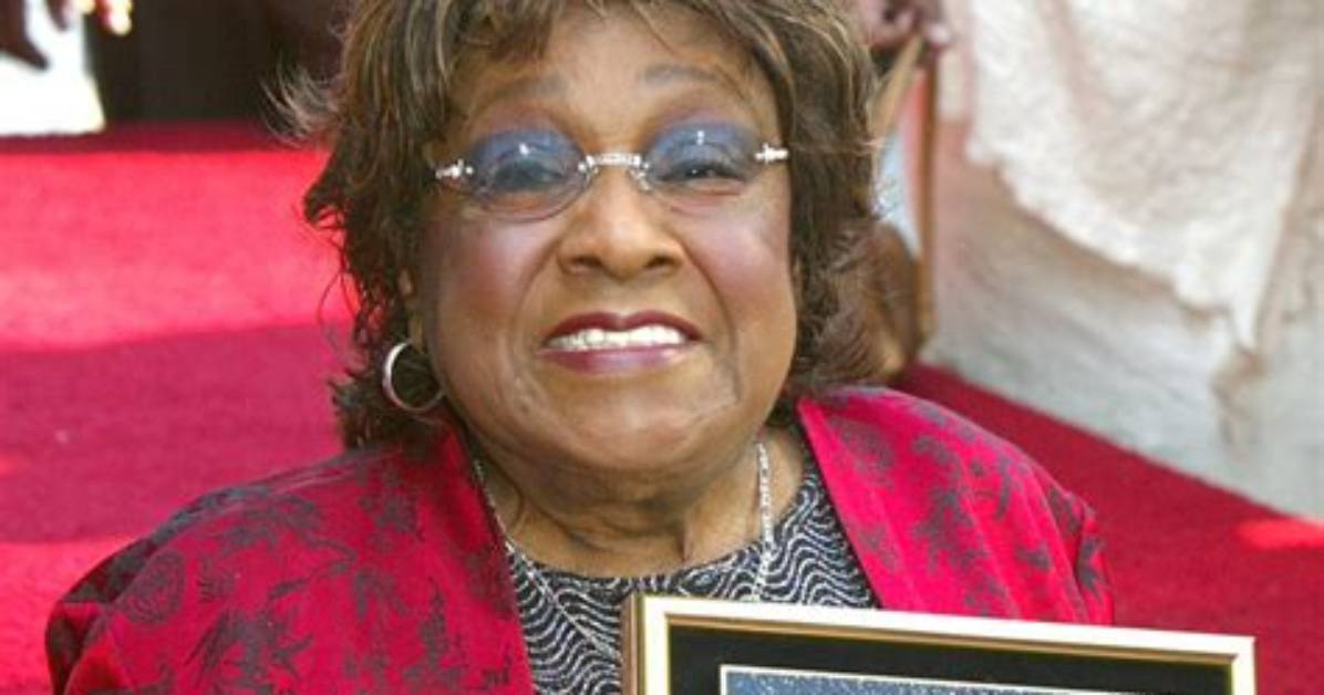Isabel Sanford Net Worth, Age, Height, Bio, Birthday, Wiki!