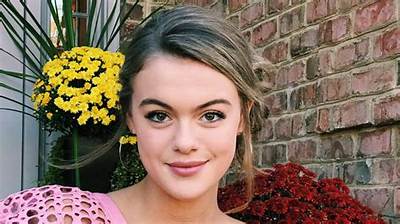 Isabella Alexander Net Worth, Age, Height, Bio, Birthday, Wiki!