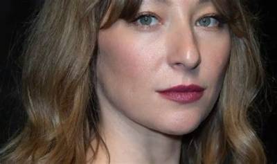 Isidora Goreshter Net Worth, Age, Height, Bio, Birthday, Wiki!