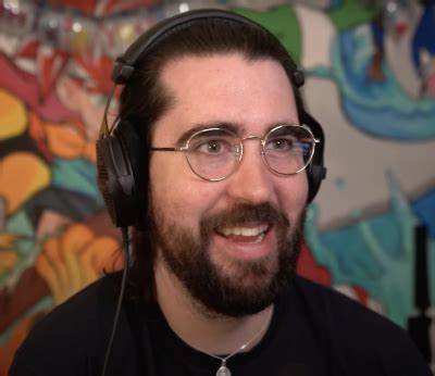 Israel O'quinn Net Worth, Age, Height, Bio, Birthday, Wiki!