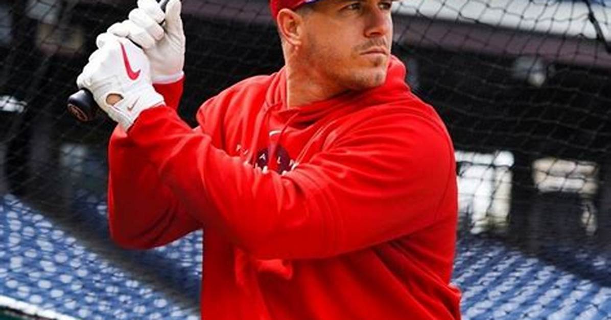 J. T. Realmuto Net Worth, Age, Height, Bio, Birthday, Wiki!