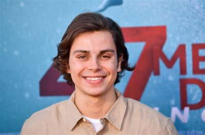 Jake T. Austin Net Worth, Age, Height, Bio, Birthday, Wiki!