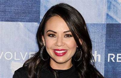 Janel Parrish Net Worth, Age, Height, Bio, Birthday, Wiki!