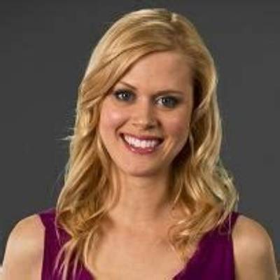 Janet Varney - Net Worth, Age, Height, Birthday, Bio, Wiki!