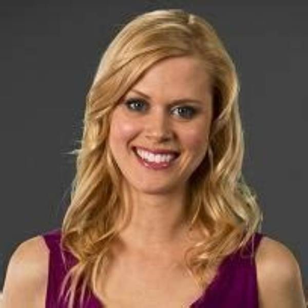 Janet Varney - Net Worth, Age, Height, Birthday, Bio, Wiki!