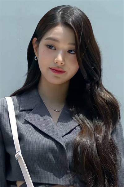 Jang Won-Young Net Worth, Age, Height, Bio, Birthday, Wiki!