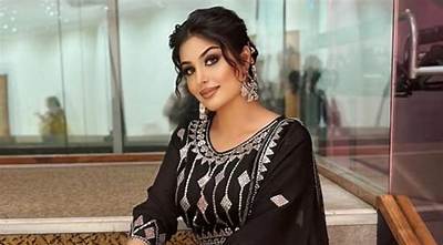 Jasleen Saini - Net Worth, Age, Height, Birthday, Bio, Wiki!