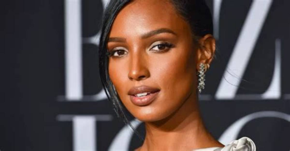 Jasmine Tookes Net Worth, Age, Height, Bio, Birthday, Wiki!