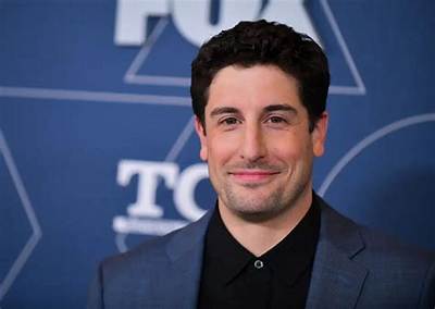 Jason Biggs Net Worth, Age, Height, Bio, Birthday, Wiki!