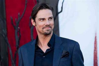 Jay Ryan Net Worth, Age, Height, Bio, Birthday, Wiki!