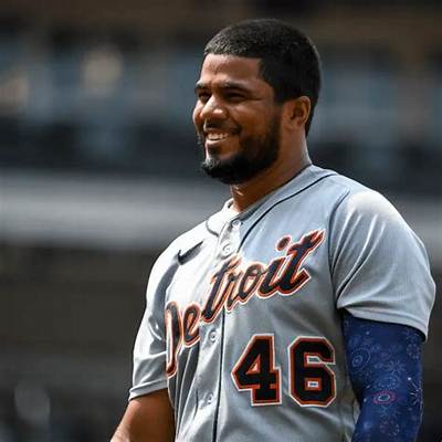 Jeimer Candelario - Net Worth, Age, Height, Birthday, Bio, Wiki!