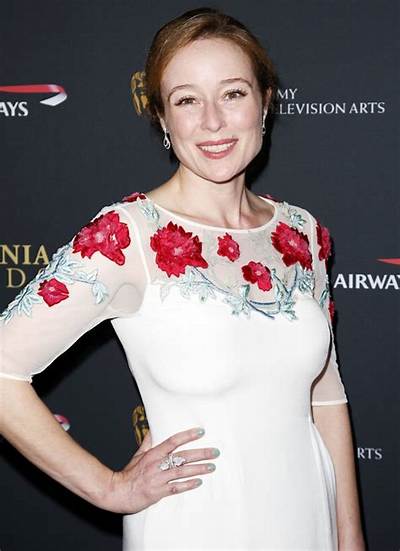 Jennifer Ehle Net Worth, Age, Height, Bio, Birthday, Wiki!