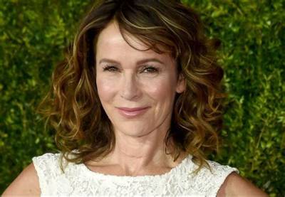 Jennifer Grey Net Worth 2024, Age, Height, Bio, Birthday, Wiki!