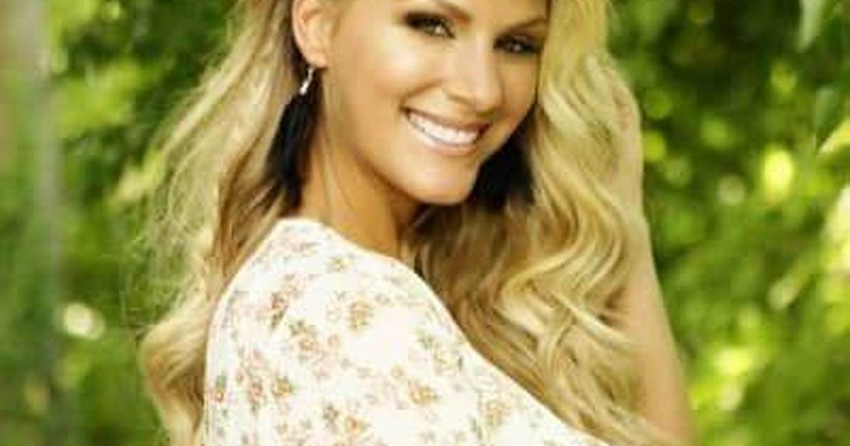 Jennifer Wayne Net Worth, Age, Height, Bio, Birthday, Wiki!