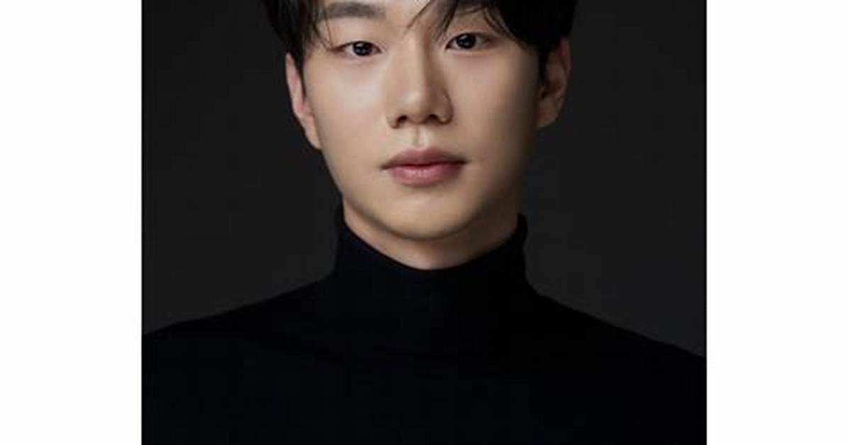 Jeong Seong-Hoon Net Worth 2024, Age, Height, Bio, Birthday, Wiki!