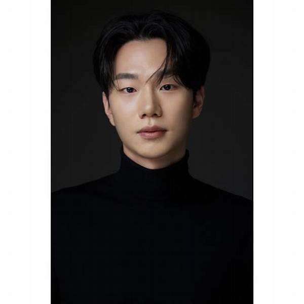 Jeong Seong-Hoon Net Worth 2024, Age, Height, Bio, Birthday, Wiki!
