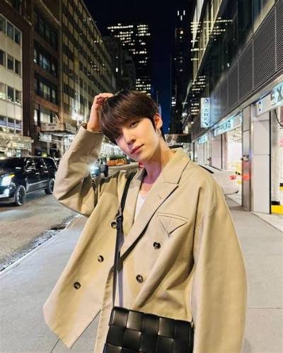 Jeong Yun-Hui - Net Worth, Age, Height, Birthday, Bio, Wiki!