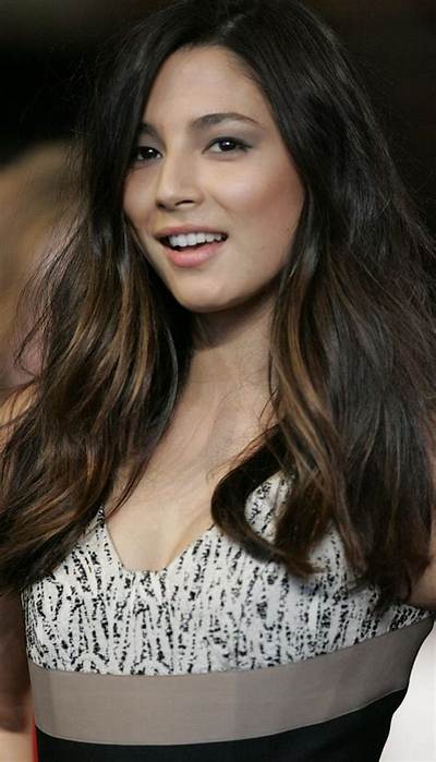 Jessica Gomes Net Worth, Age, Height, Bio, Birthday, Wiki!