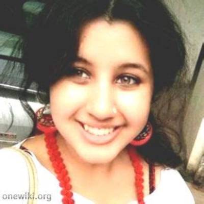 Jhanak Shukla - Net Worth, Age, Height, Birthday, Bio, Wiki!