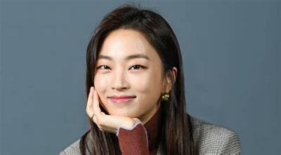 Ji Yi-Soo - Net Worth, Age, Height, Birthday, Bio, Wiki!