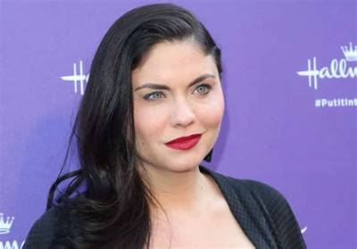 Jodi Lyn O'keefe Net Worth, Age, Height, Bio, Birthday, Wiki!