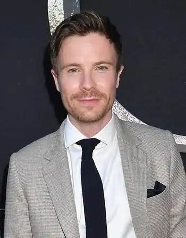 Joe Dempsie - Net Worth, Age, Height, Birthday, Bio, Wiki!