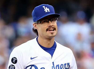 Joe Kelly Net Worth, Age, Height, Bio, Birthday, Wiki!