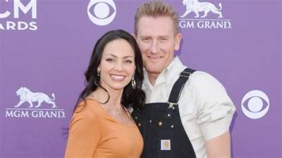 Joey Martin Feek - Net Worth, Age, Height, Birthday, Bio, Wiki!