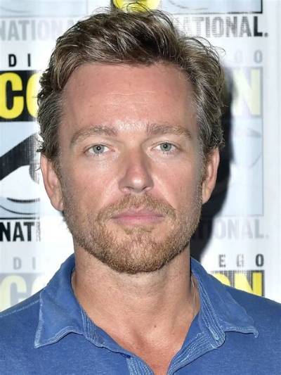Jonathan Scarfe Net Worth, Age, Height, Bio, Birthday, Wiki!