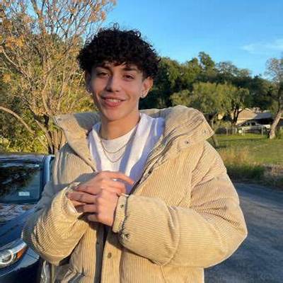 Julian Barboza Net Worth, Age, Height, Bio, Birthday, Wiki!