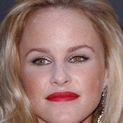 Julie Berman Net Worth, Age, Height, Bio, Birthday, Wiki!