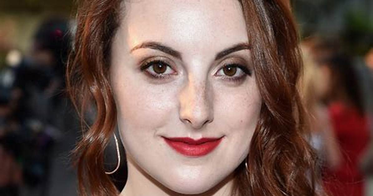 Juliette Goglia - Net Worth, Age, Height, Birthday, Bio, Wiki!