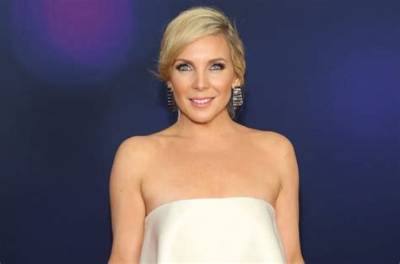 June Diane Raphael Net Worth, Age, Height, Bio, Birthday, Wiki!