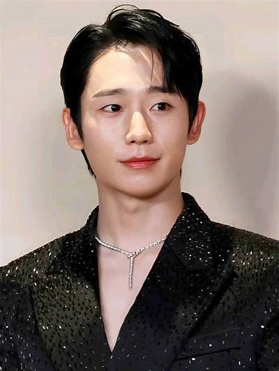 Jung Hae in Net Worth, Age, Height, Bio, Birthday, Wiki!