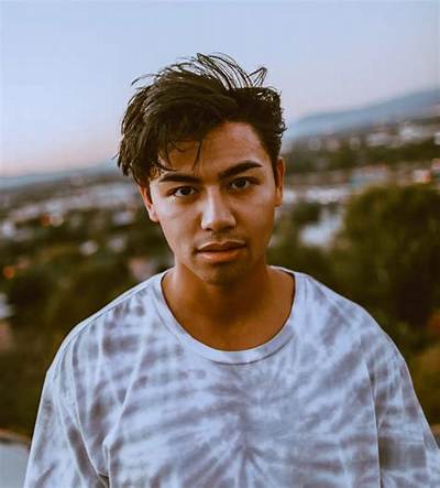 Justin Escalona Net Worth, Age, Height, Bio, Birthday, Wiki!