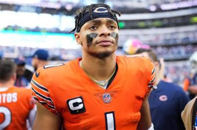 Justin Fields Net Worth, Age, Height, Bio, Birthday, Wiki!