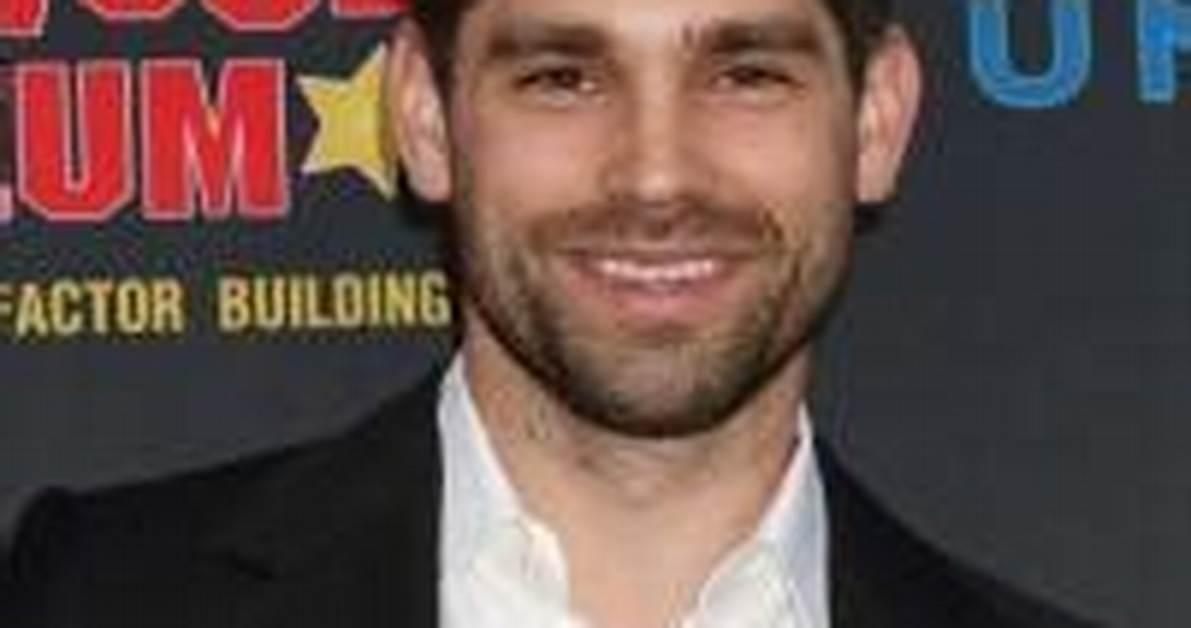 Justin Gaston - Net Worth, Age, Height, Birthday, Bio, Wiki!