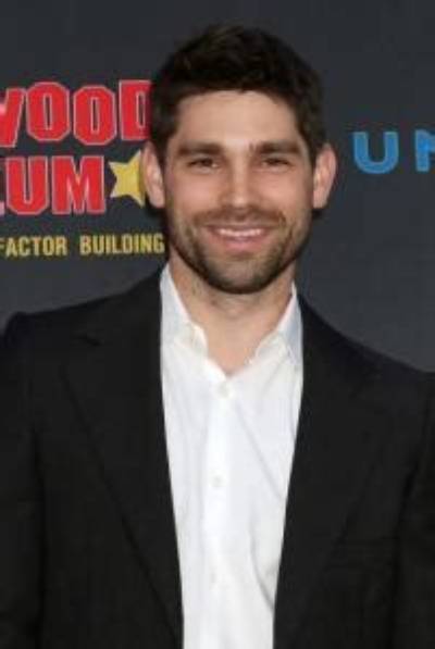 Justin Gaston - Net Worth, Age, Height, Birthday, Bio, Wiki!
