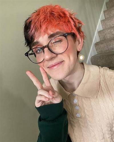 Kaden Smith Net Worth, Age, Height, Bio, Birthday, Wiki!