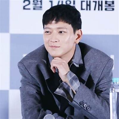 Kang Dong-Won Net Worth, Age, Height, Bio, Birthday, Wiki!