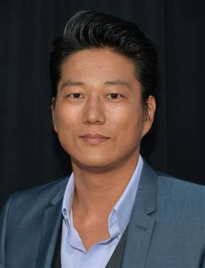 Kang Ho-Sun Net Worth 2024, Age, Height, Bio, Birthday, Wiki!