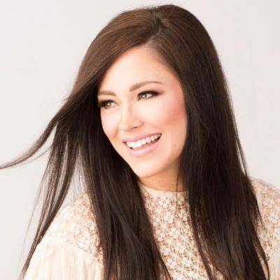 Kari Jobe Net Worth, Age, Height, Bio, Birthday, Wiki!