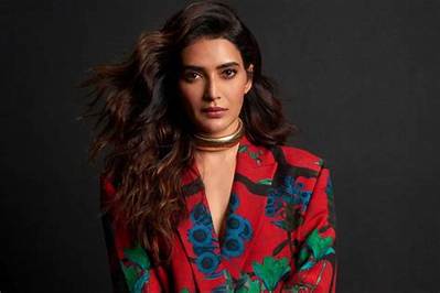 Karishma Tanna Net Worth, Age, Height, Bio, Birthday, Wiki!