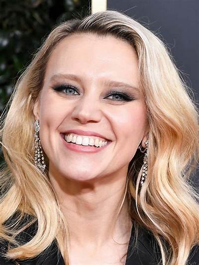 Kate Mckinnon Net Worth, Age, Height, Bio, Birthday, Wiki!